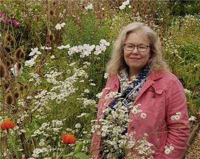 Melanie Taylor ACI Hort MCIPR, RHS Level 2