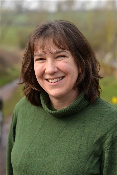 Sue Bradley RHS DIP HORT LEVEL 2 and NCTJ DIP and PROF