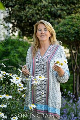 Carolyn Dunster Freelance garden writer and book author/planting designer with diploma from the Inchbald School of Garden Design/professional florist